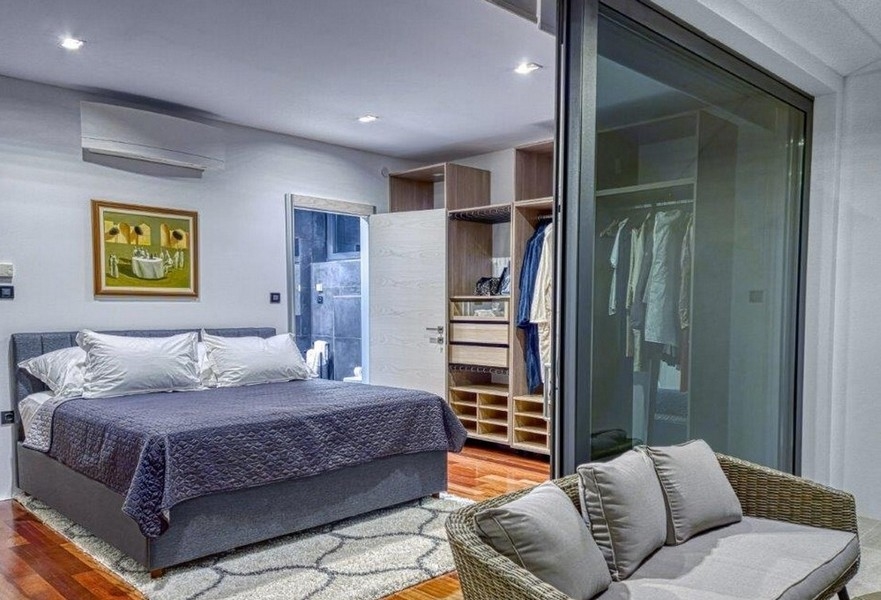 Camera da letto moderna e di lusso della villa H2690 in Croazia - Panorama Scouting.