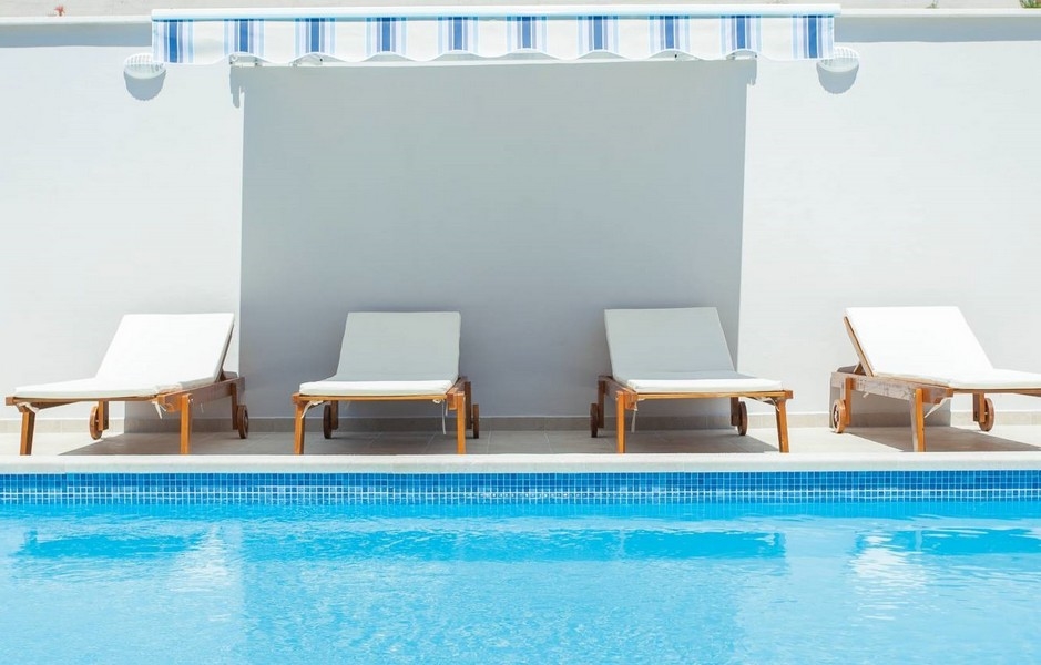 Piscina dell'immobile H2700, in vendita in Croazia.