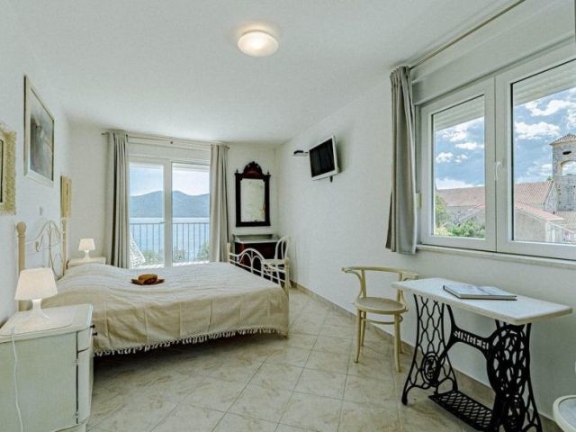 Camere da letto luminose con splendida vista mare - H2727