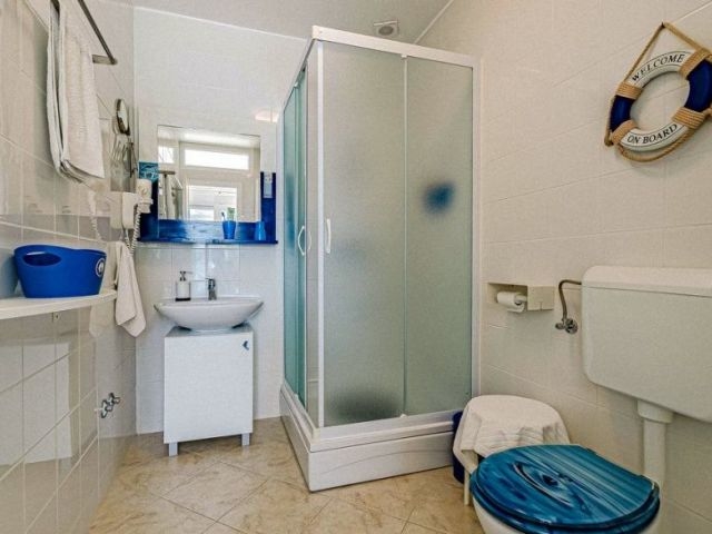 Bagno con doccia