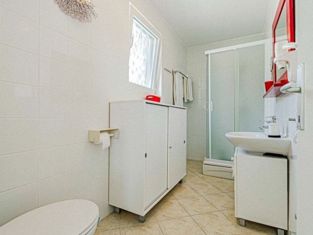 3 camere da letto e 3 bagni - H2727