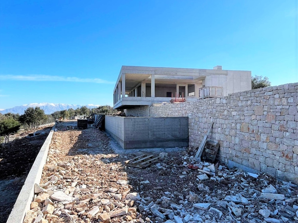 Splendida proprietà con piscina condominiale e garage