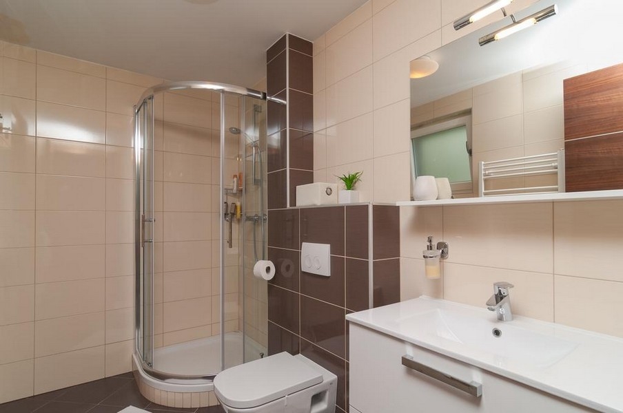 Bagno con doccia