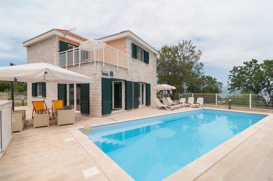 Villa con atmosfera mediterranea e grande terrazza