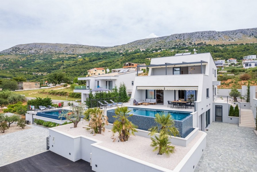 Villa di lusso moderna con bella vista mare, Split, Croazia - Panorama Scouting.