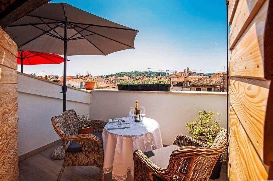 Terrazza con vista sulla città - Panorama Scouting.