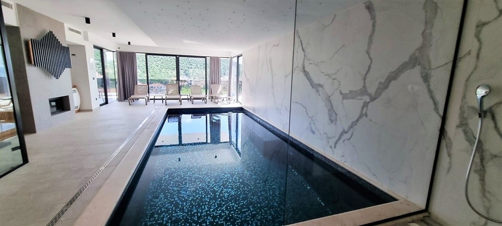 Villa con piscina interna e sala fitness