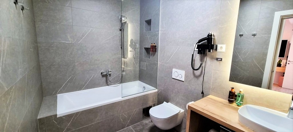 Bagni moderni con vasca