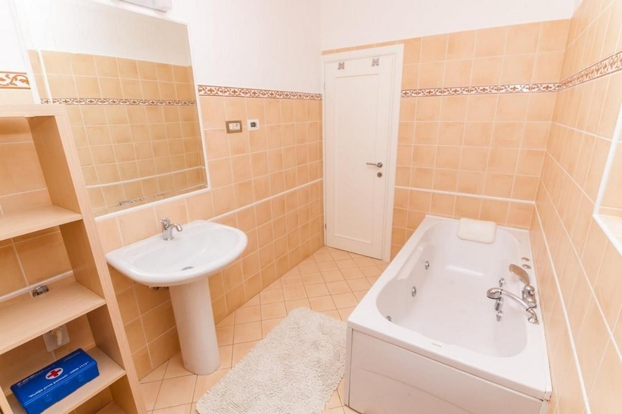 Bagno con vasca