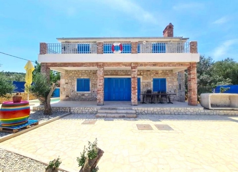 Tradizionale casa in pietra dalmata in vendita in Croazia