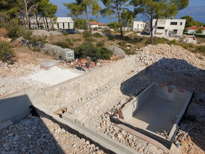 Struttura di base di una villa in vendita sull'isola di Brac in Croazia, con vista sul mare