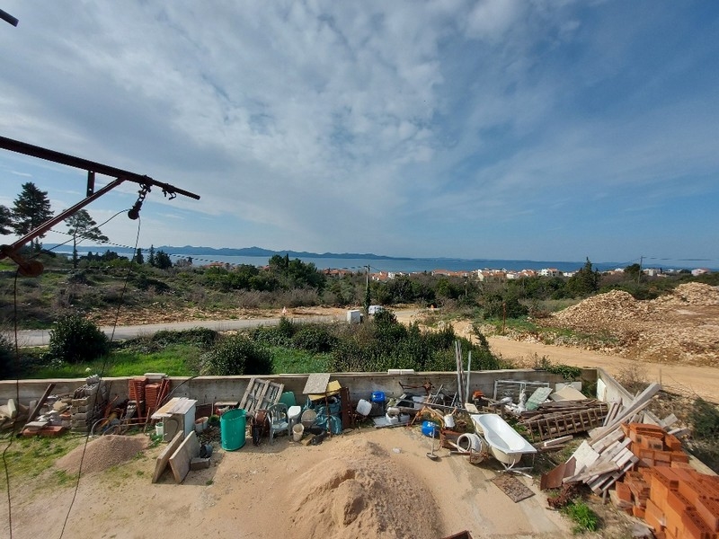 Vista sul retro di una casa unifamiliare in costruzione a Diklo, vicino a Zadar