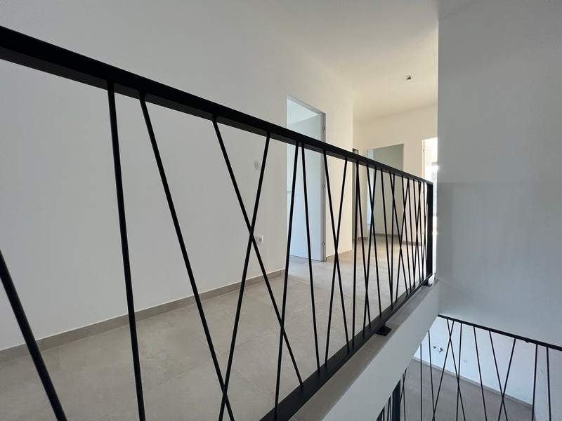 Dettaglio di una moderna struttura di scala, un bel dettaglio in questo immobile in Croazia.