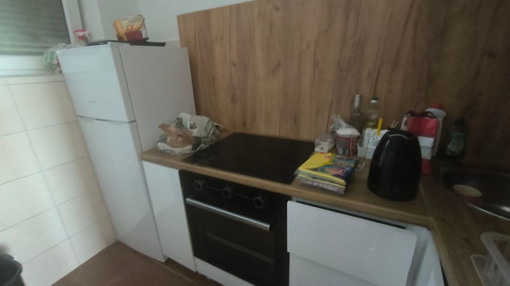 Casa parzialmente ristrutturata con arredamento nuovo
