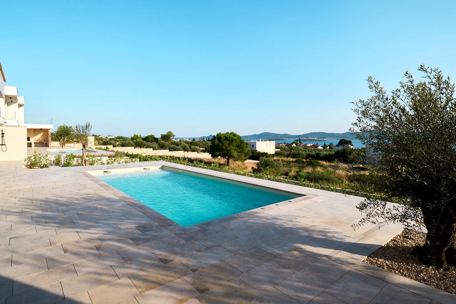 Piscina con vista mare della villa H3035 in Dalmazia - Panorama Scouting.