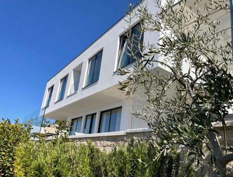 Villa di nuova costruzione in posizione mediterranea in vendita in Croazia - Panorama Scouting.