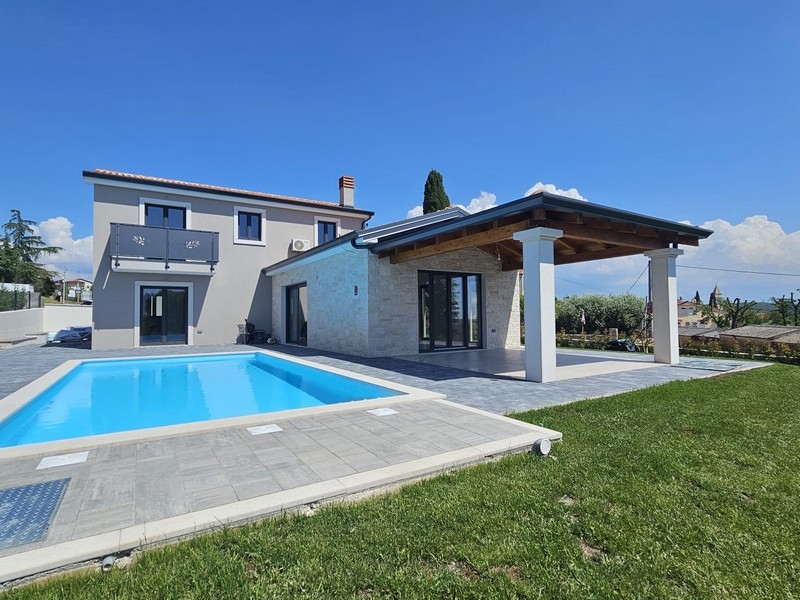 Casa nuova con piscina vicino a Porec in Istria.
