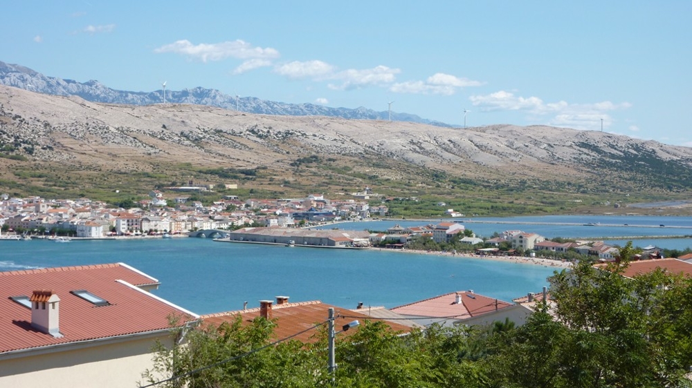 Vista mare della casa H3419, attualmente in vendita sull'isola di Pag in Croazia.