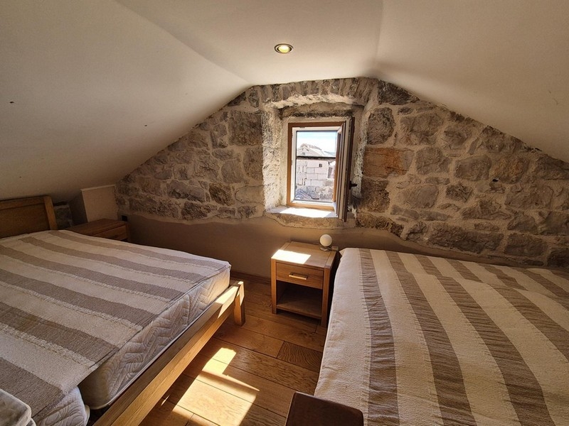 Accogliente camera da letto nel sottotetto dell'immobile H3420, Croazia.