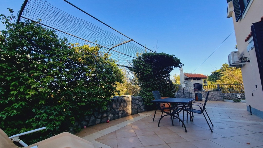 Terrazza con barbecue.