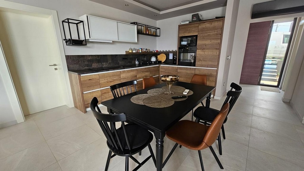 Cucina della villa al piano terra.