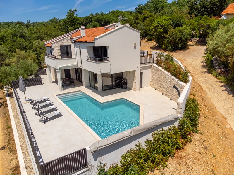 Villa moderna in posizione tranquilla sul mare in vendita in Croazia - Panorama Scouting.
