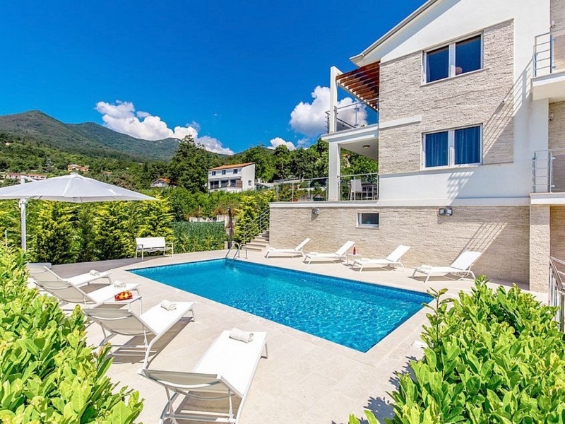 Villa con piscina in vendita in Croazia - Panorama Scouting H3486.