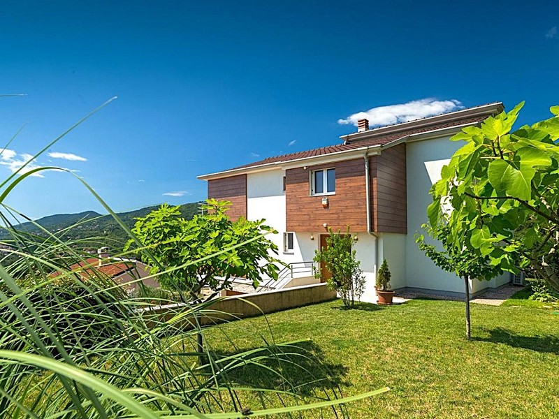 Area esterna verde della villa H3486, in vendita in Croazia - Panorama Scouting.