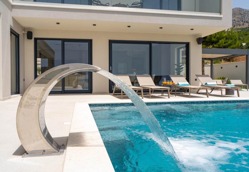 Villa con piscina nella zona di Split, Croazia, in vendita.