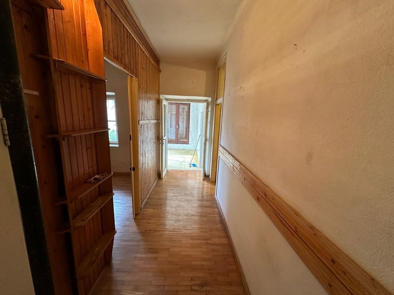 Corridoio e ingresso dell'immobile H3530 in Croazia.