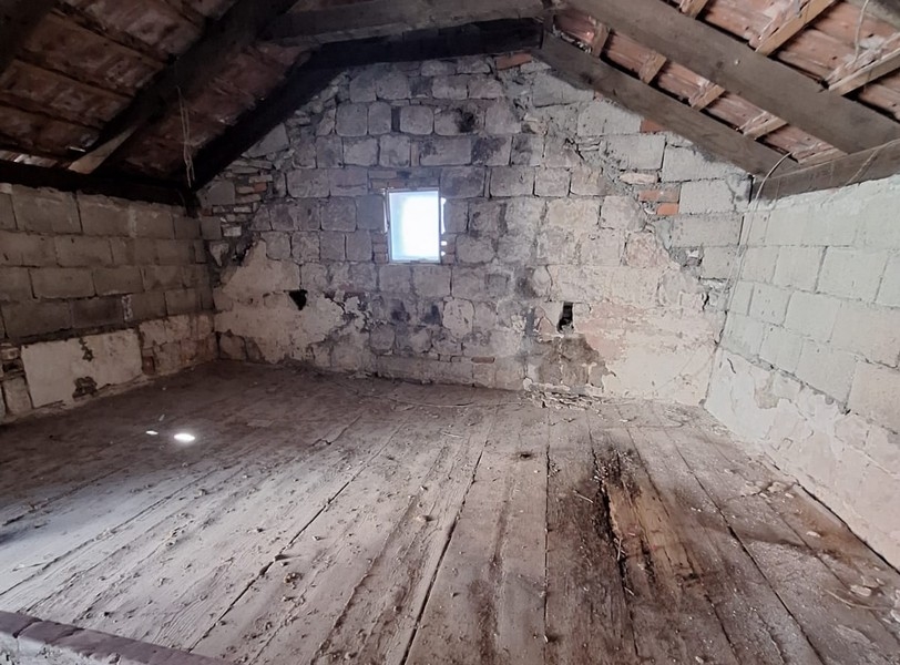 Il sottotetto da ristrutturare.