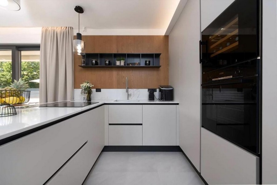 Cucina moderna con elettrodomestici da incasso
