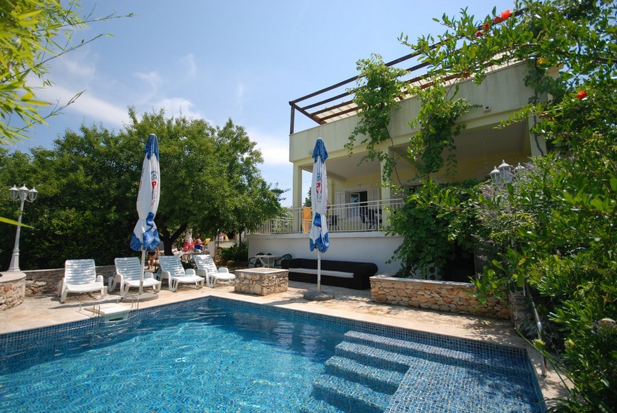 Casa con piscina in Croazia a Brac in vendita - Panorama Scouting H3573.