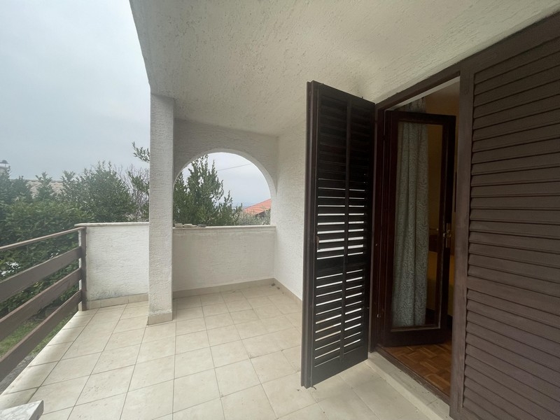Terrazza coperta con arco a tutto sesto
