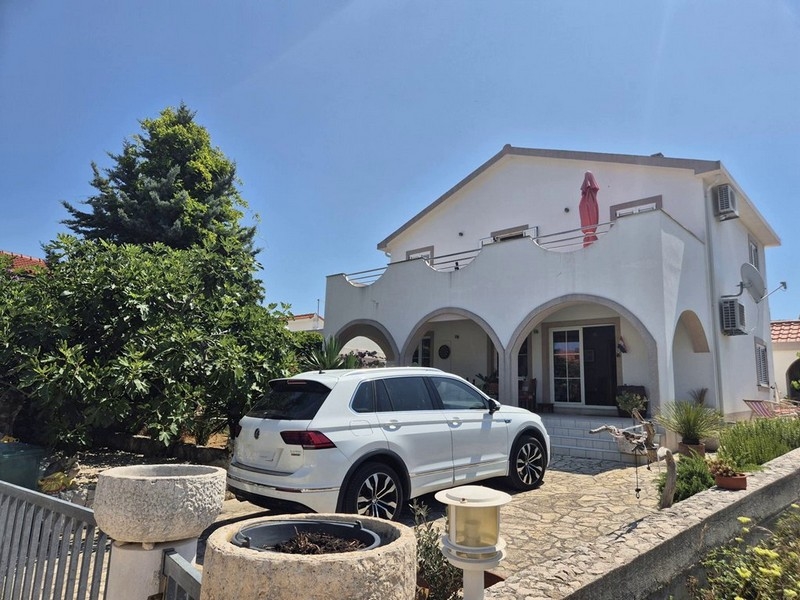 Casa in vendita a Rogoznica, Croazia.
