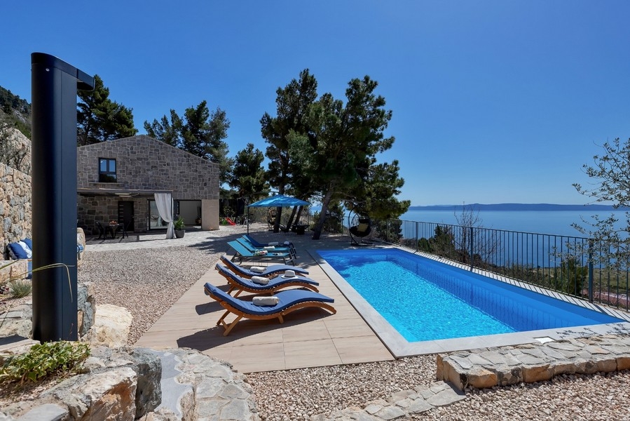 Villa con piscina e vista mare in vendita in Croazia - Panorama Scouting H3649.
