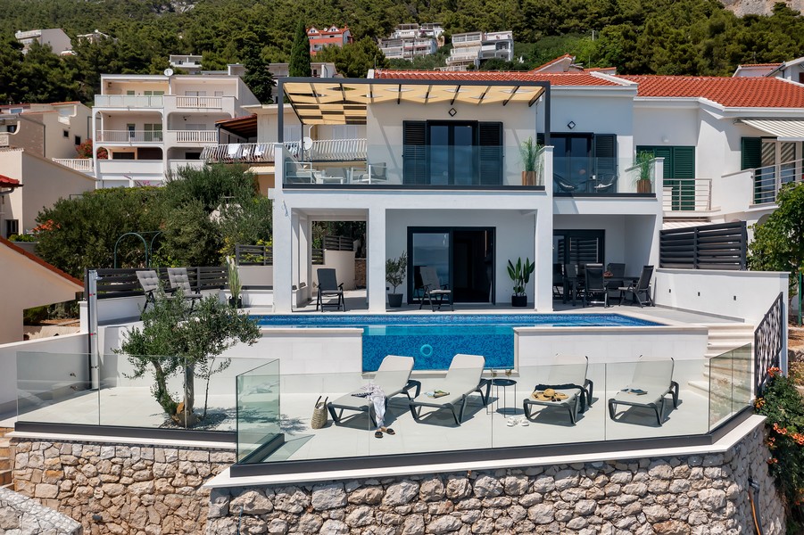 Villa moderna con piscina e terrazza in Croazia