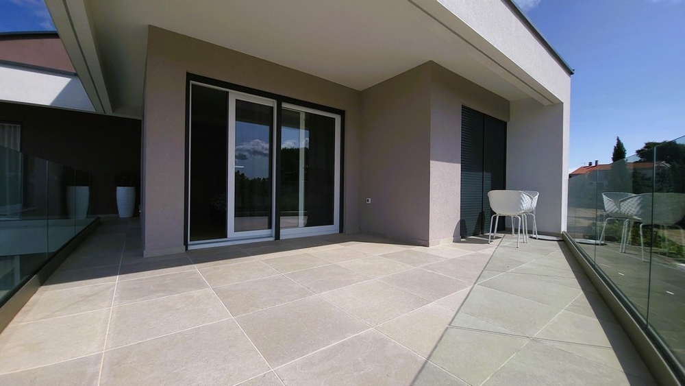 Terrazza coperta con zona seduta