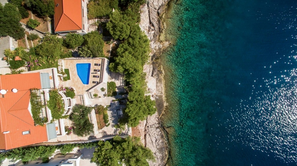 Villa direttamente sul mare in vendita sull'isola di Brac, Croazia.