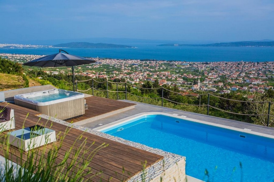 Piscina e vista mare - immobile H3672 a Kastela vicino a Split.