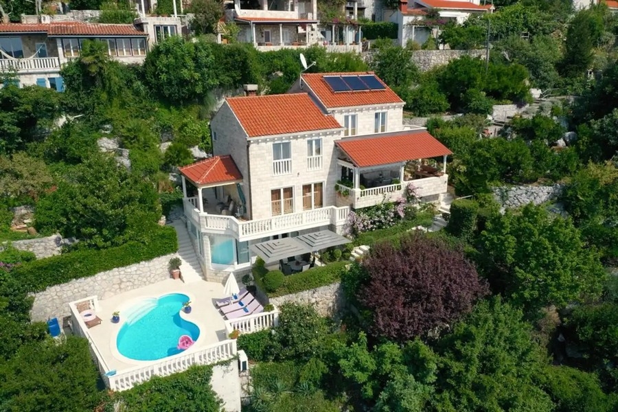 Villa di lusso con piscina vicino a Dubrovnik, Croazia.