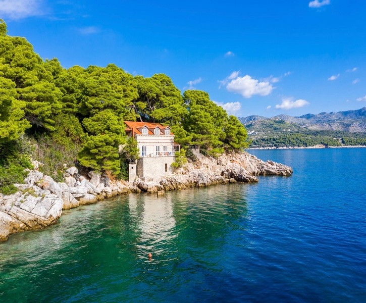 Immobili in Croazia - direttamente sul mare.