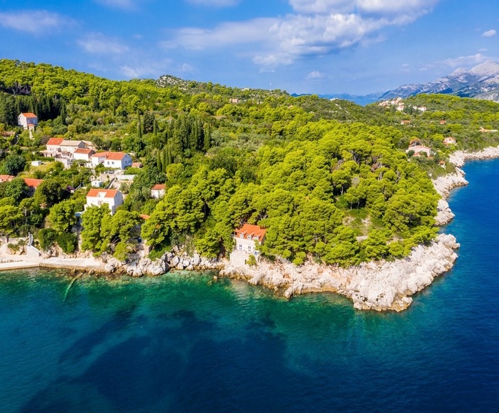 Villa in pietra in Croazia direttamente sulla costa rocciosa
