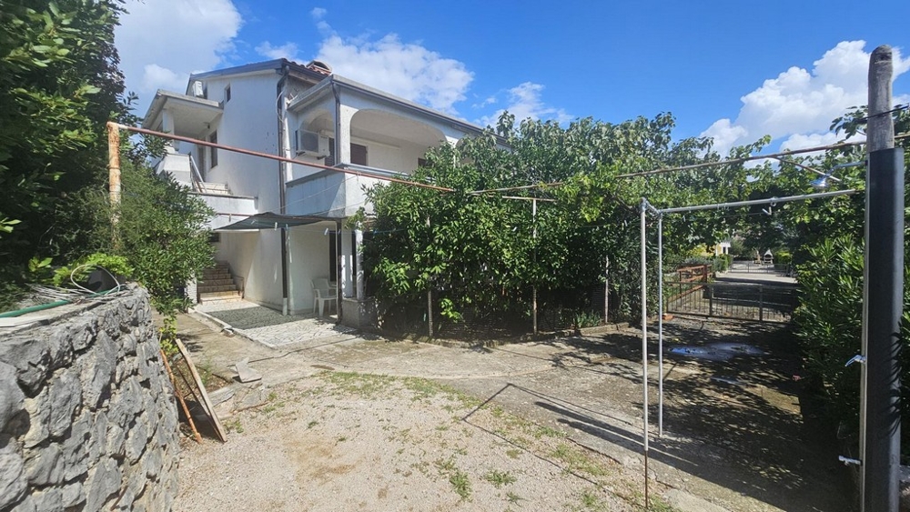 Casa bifamiliare sull'isola di Krk in Croazia in vendita - Panorama Scouting H3697.