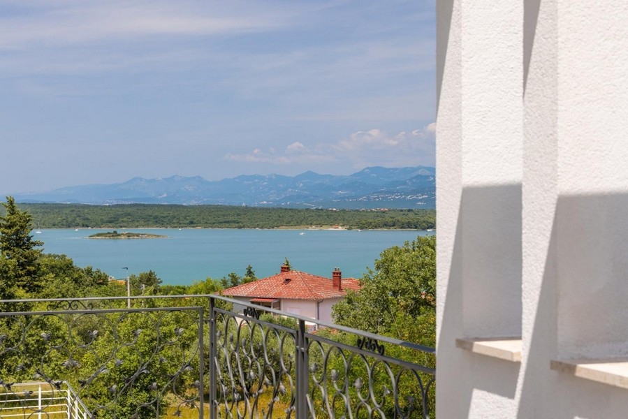 Balcone con vista mare Soline isola di Krk