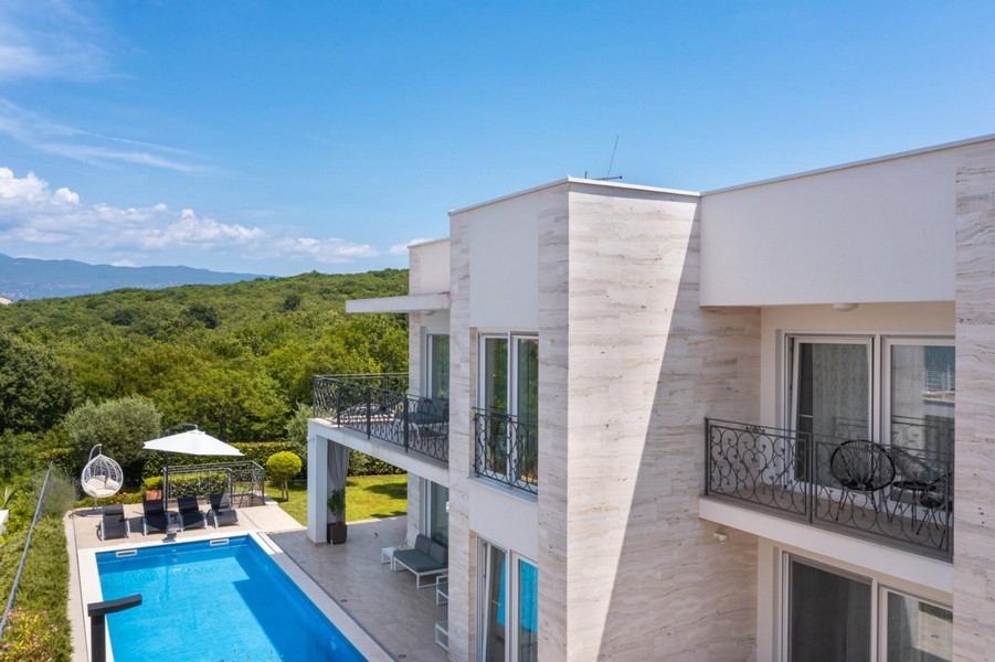 Villa moderna con piscina e terrazza Krk