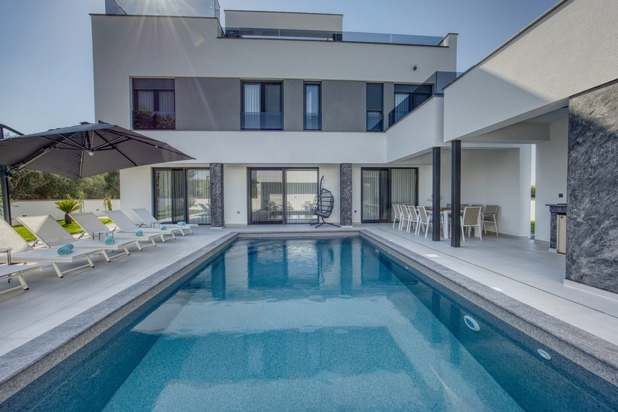 Villa con piscina in vendita in Croazia - Panorama Scouting.