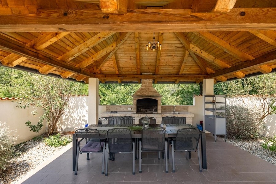 Barbecue con terrazza coperta