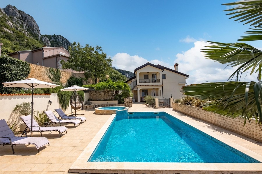 Casa con piscina in vendita in Croazia - Panorama Scouting H3732.