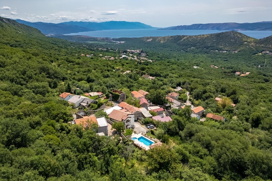 Casa con piscina e vista mare vicino a Bribir, dintorni di Crikvenica